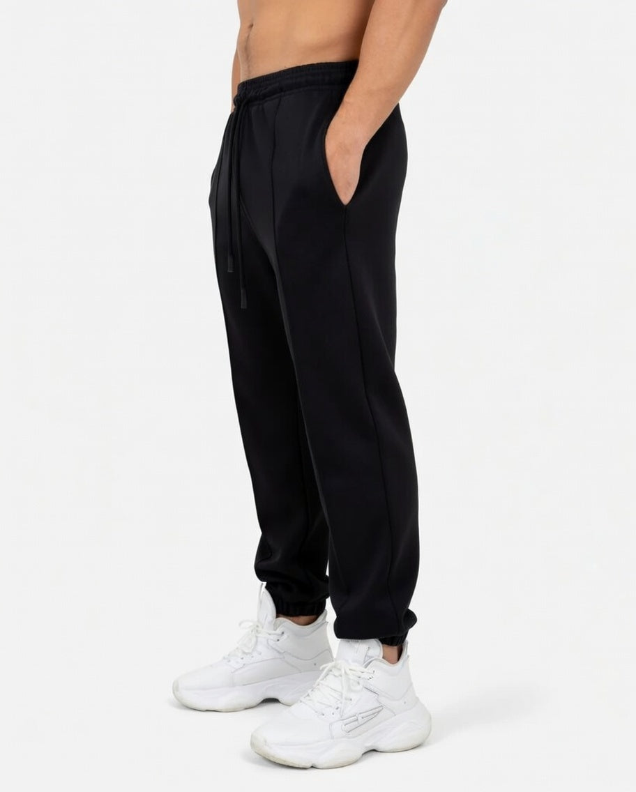 Essential Relaxed Jogger Black